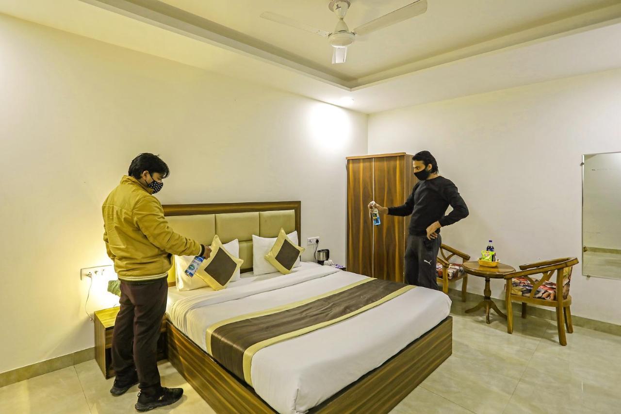 Fabhotel White House Bnb - Nr Yashobhoomi Convention Centre Delhi Kültér fotó