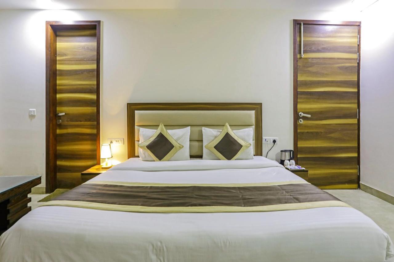 Fabhotel White House Bnb - Nr Yashobhoomi Convention Centre Delhi Kültér fotó